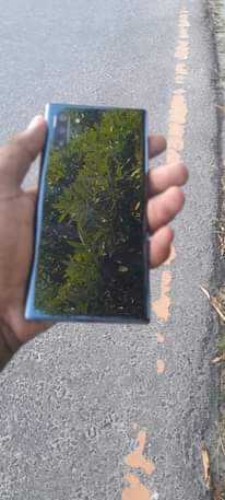A picture of Samsung galaxy note 10 Gb256 Ram 8 Njoo na 370