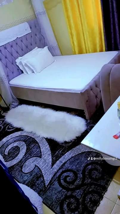 A picture of Njoo kweny group la mapambo na fenicha za ndan Kila