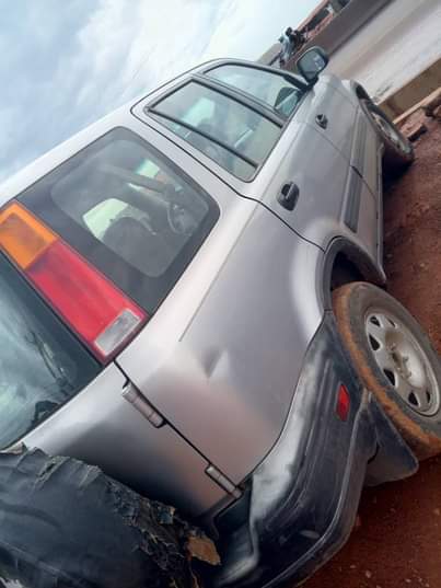 A picture of Honda CRV is available with good condition complete pure first