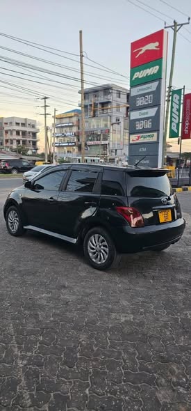 A picture of TOYOTA IST 0714058883