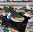 A picture of Sneakers Og