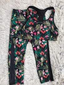A picture of Secondhand activewear tops
