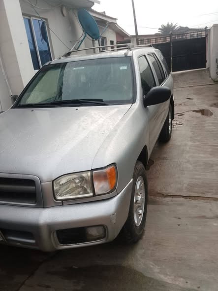 A picture of Nissan pathfinder