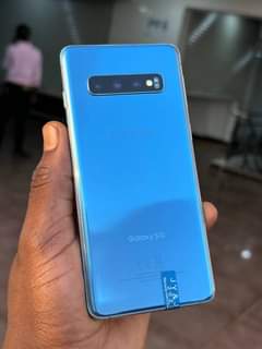 A picture of Samsung galaxy s10 530k