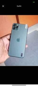 A picture of iPhone 11 pro max lgs