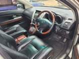 A picture of 2005 Toyota Harrier Car