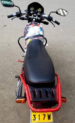 A picture of 2019 bajaj boxer
