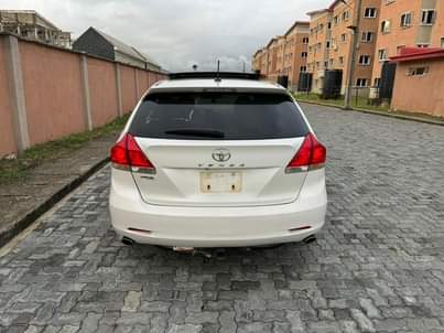 A picture of Few months used Toyota Venza fullest option Complete first body