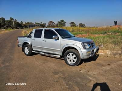 classifieds/cars isuzu