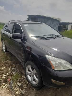 A picture of DEALER MARKET 2005 Rx330 Gear engine untempered ac comparssor need