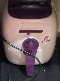 A picture of Almost new air fryer
