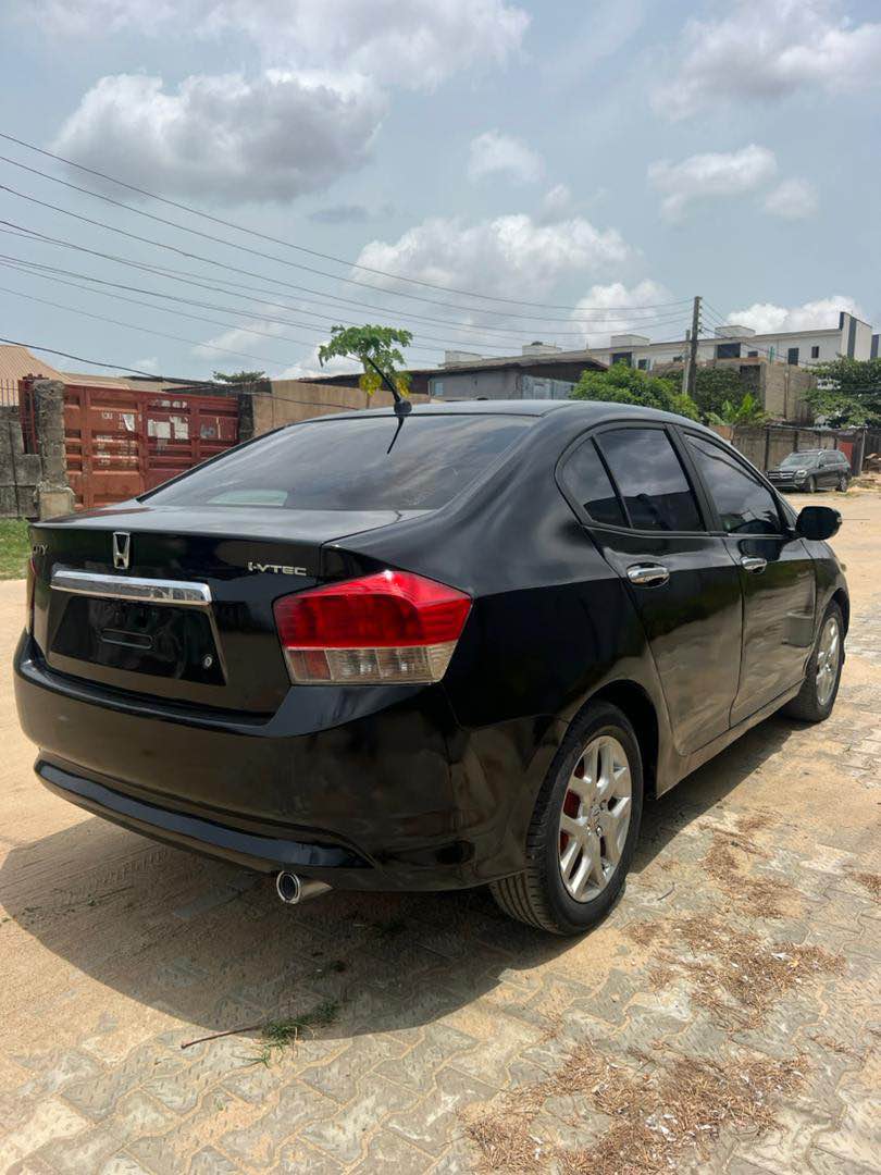 A picture of Tokunbo standard 2010 Honda city 08147785576