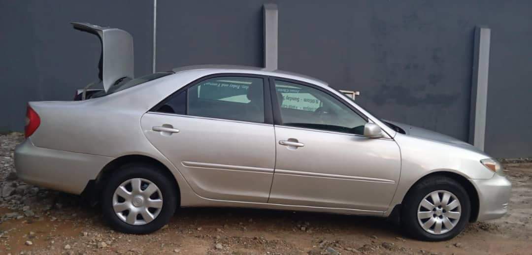 A picture of 2003 TOYOTA CAMRY