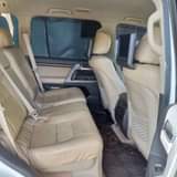 A picture of Land cruiser v8