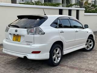 A picture of ON SALE HARRIER NEW MODEL MILEAGE 64 YEAR 2OO5 ENGINE