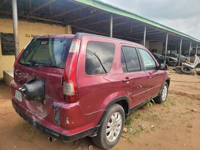 A picture of Honda crv 2005 model