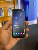 A picture of Samsung S9 plain