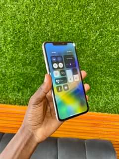 A picture of iPhone 11 pro max
