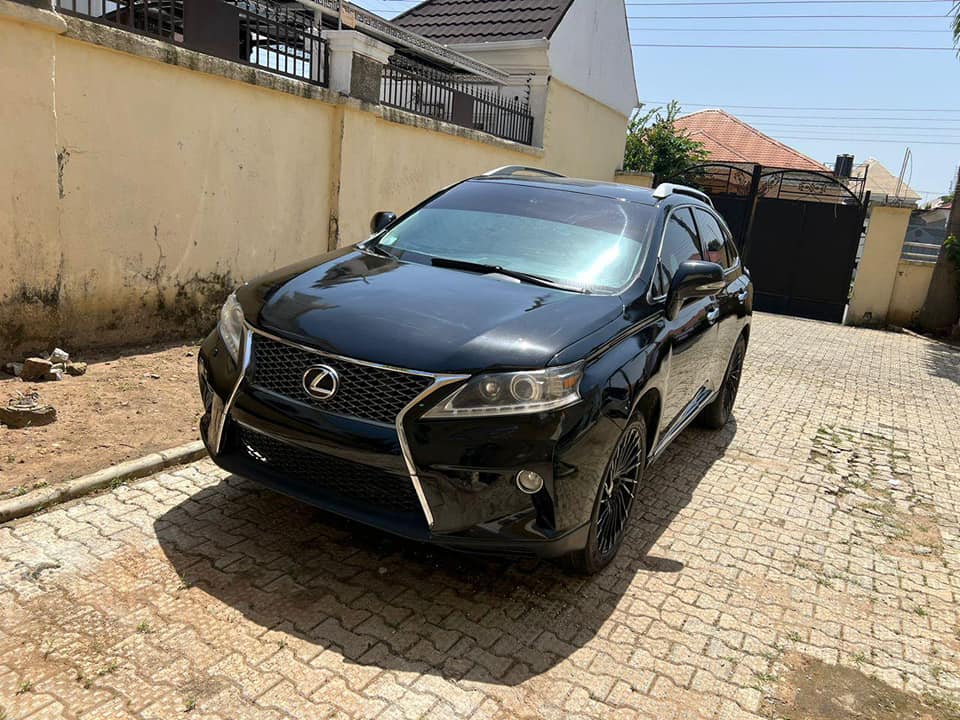 A picture of Extremely sharp 2010 Lexus Rx350