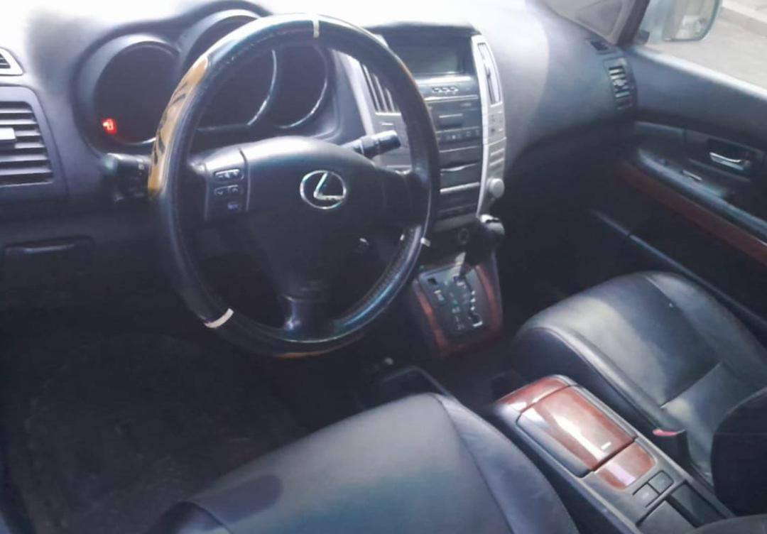A picture of  NOW ON Distress used 2007 lexus Rx350 Buy and