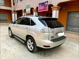 A picture of KB AUTOs FIRST BODY LEXUS RX330 2005 MINT LUXURY MILEAGE