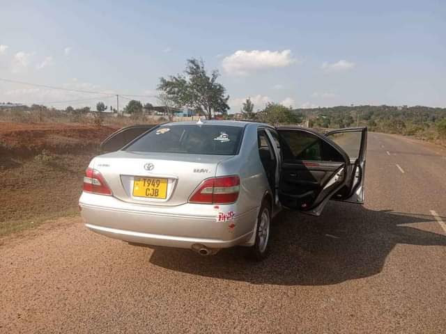 A picture of TOYOTA BREVIS BEI MIL 4 5 SAFARI POPOTE FULL AC