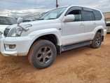A picture of TOYOTA LAND CRUISER PRADO MODEL 2004 PETROL ENGINE CC 3