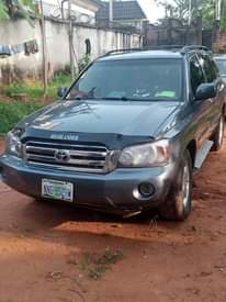 A picture of Toyota Highlander 2005