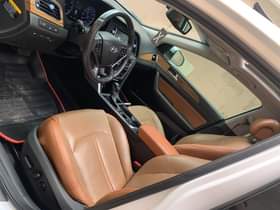 A picture of Super Excellent Hyundai Sonata 2015 TOKS STANDARD Leather seats interior
