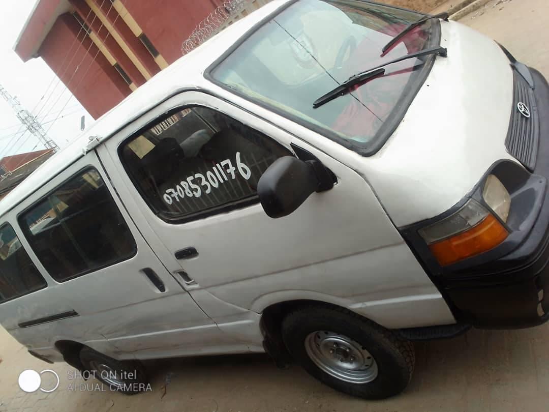 A picture of TOYOTA HIACE