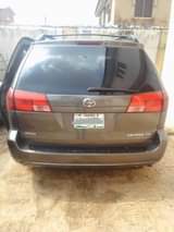 A picture of 2005 Toyota Sienna