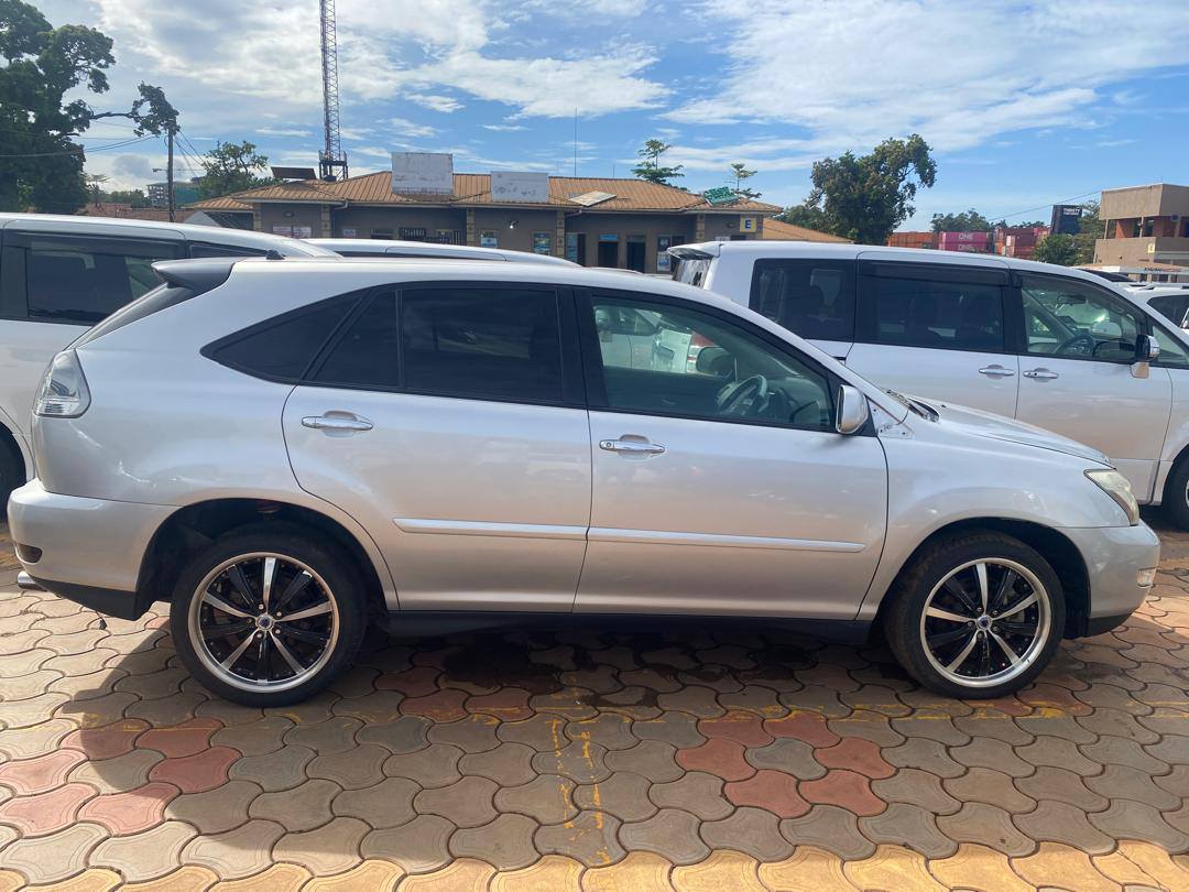 A picture of Toyota Harrier 2008 Model UBP 
