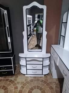 A picture of Dressing mirror