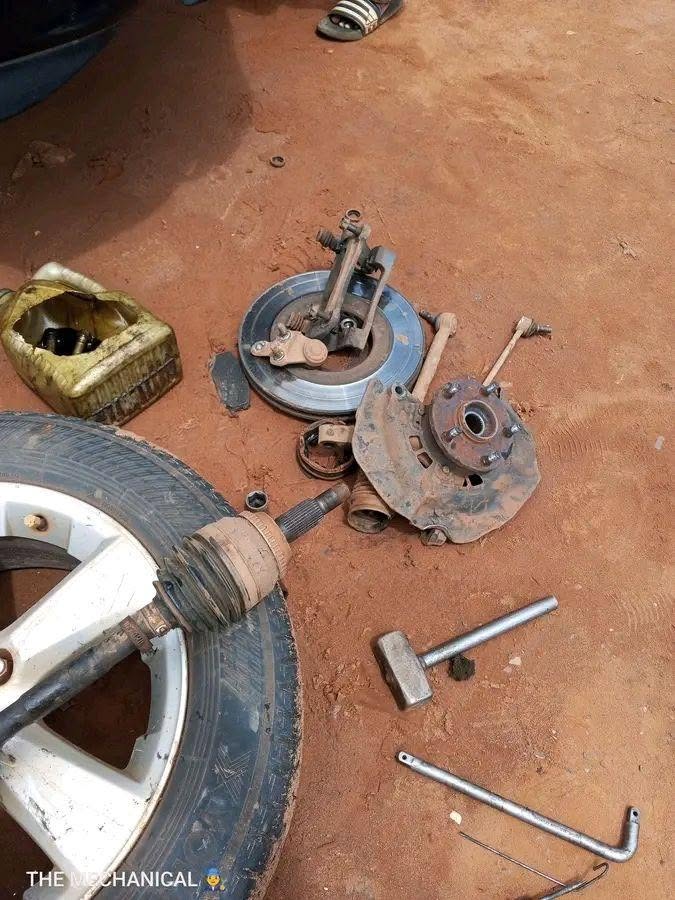 A picture of 0704247898 mechanic