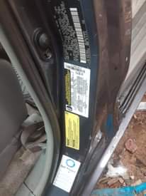 A picture of Toyota sienna 05 06 model