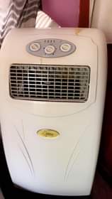 A picture of Clean used Mobile Ac