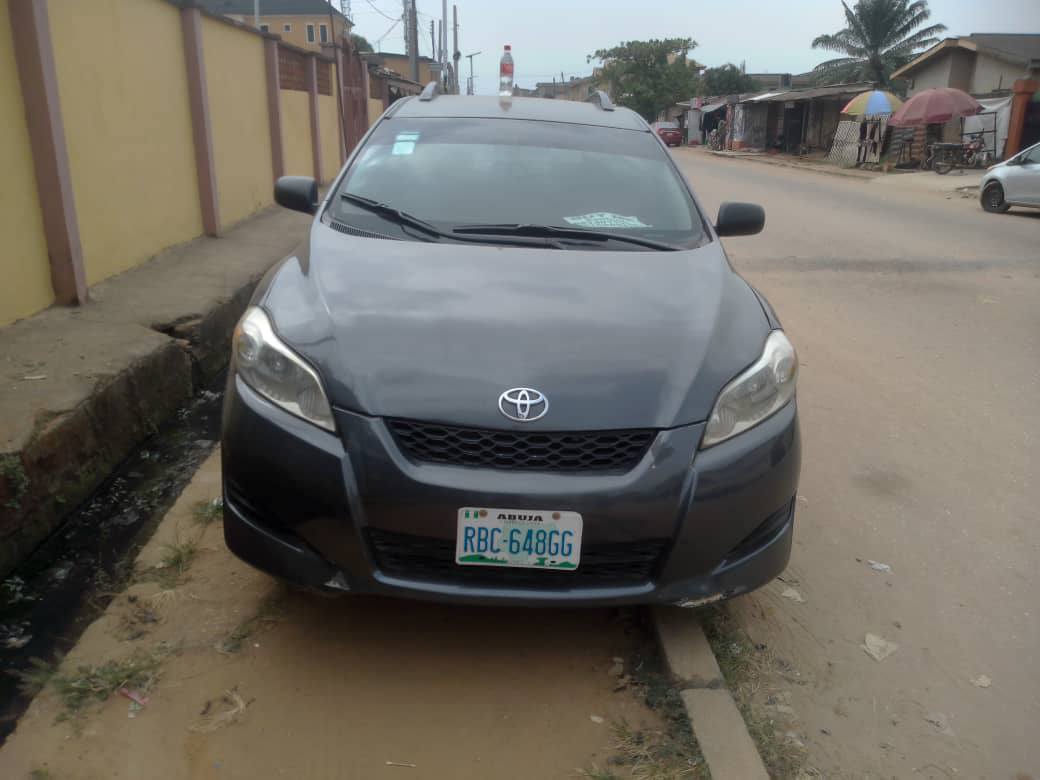 A picture of Very clean 08 Toyota matrix
