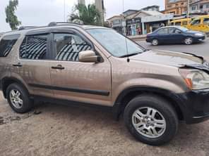 A picture of Honda CRV 2005 Neatly used and painted on first body
