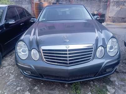 A picture of Foreign used 2007 Mercedes Benz e350 automatic