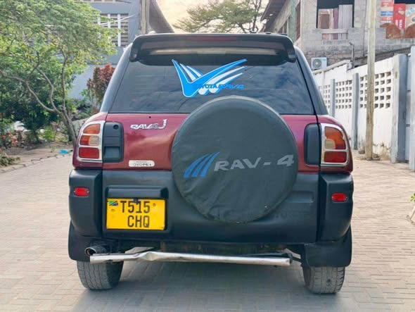 A picture of RAV4 OLD 0714058883