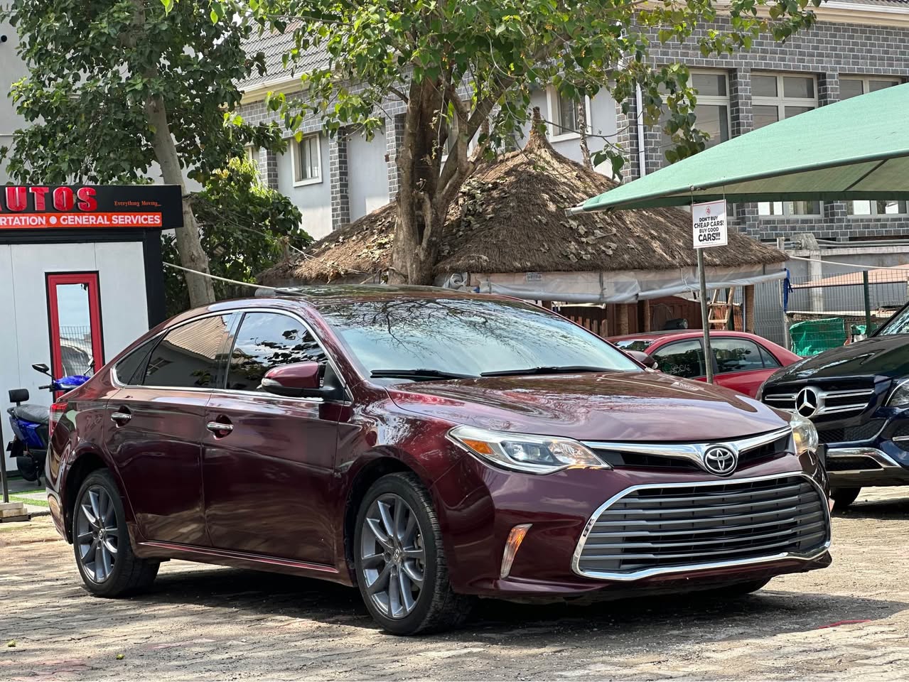 A picture of Direct Belgium 2016 Toyota Avalon XLE full options for sale