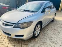 A picture of Dealer Market 2007 Honda Civic Neatly Painted Buy AND Use
