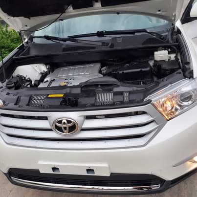 A picture of 2013 Toyota highlander