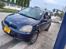 A picture of Vitz Old Kali Sana Bei Mil 6 8 Tuu