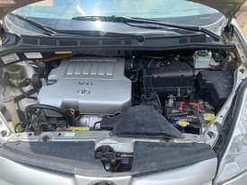 A picture of Toyota Sienna 05