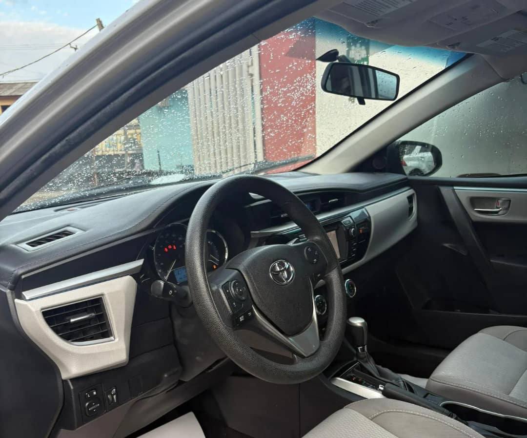 A picture of Toyota Corolla 2014 toks