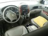 A picture of Toyota Sienna 2006