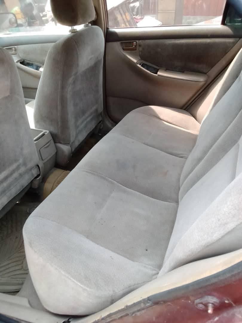 A picture of Toyota corrolla 03 04