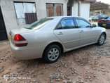 A picture of Toyota grand mark II milion 5.7 Ipo mwanza Engine safi