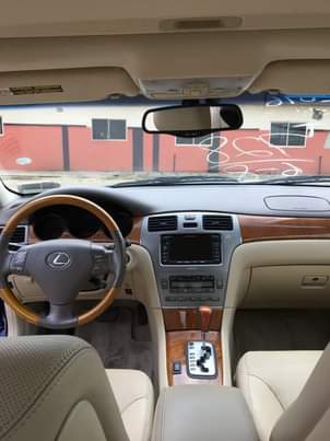 A picture of LEXUS Es330